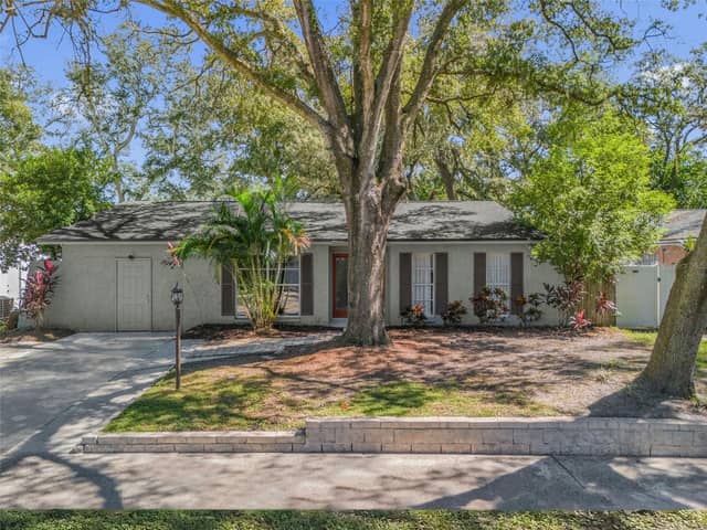 9627 HIDDEN OAKS CIR photo