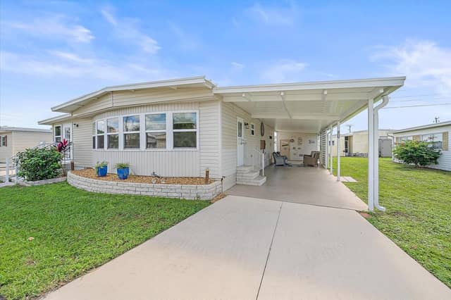 102 DEL RIO DR photo