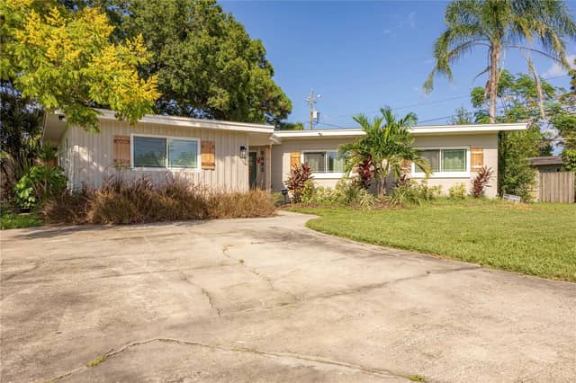 8485 PELICAN LN photo