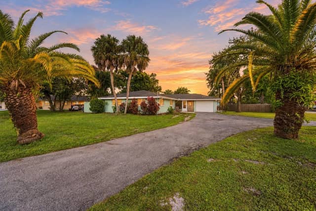5105 W COUNTRY CLUB DR photo