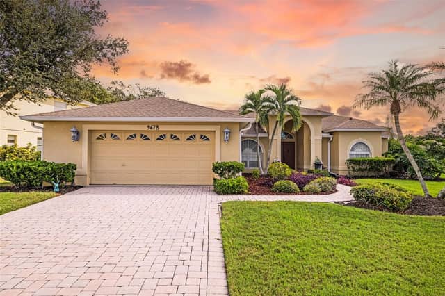 9678 KNIGHTSBRIDGE CIR photo