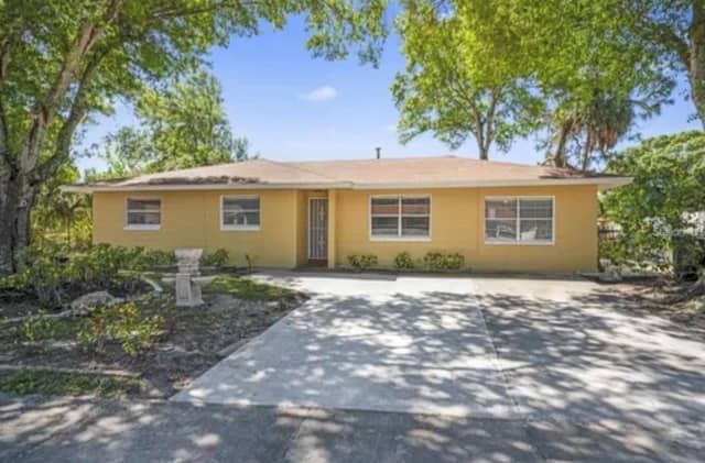 5831 HAMMON DR photo