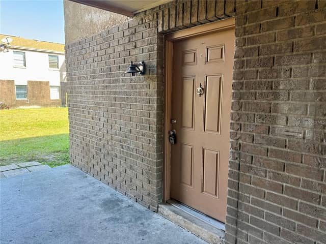 9013 WESTCHESTER CIR #32 photo