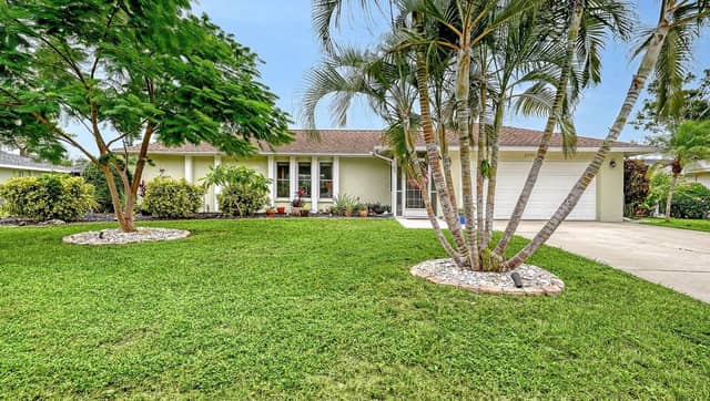 2295 PINE VIEW CIR photo