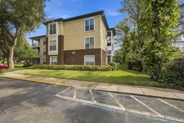 10020 STRAFFORD OAK CT #914 photo