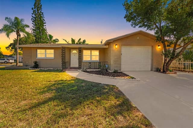 1102 CROYDON LN photo