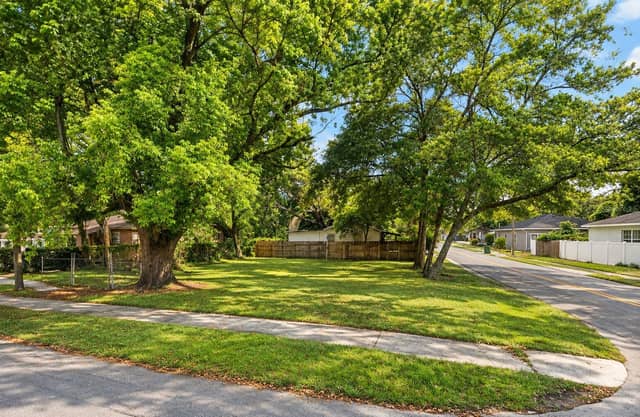 8118 N 14TH ST photo